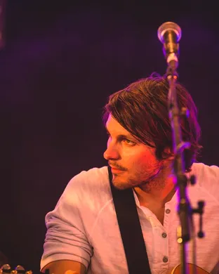 Charlie Worsham Pelham