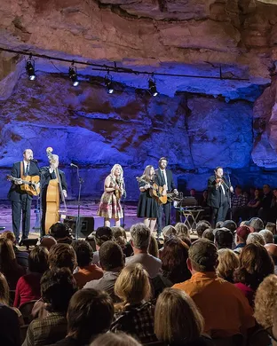 Rhonda Vincent And The Rage Pelham